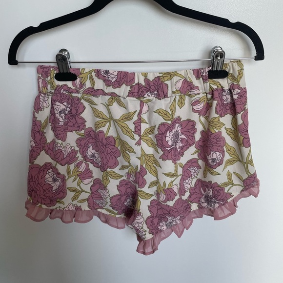 Leith Floral Shorts with Ruffles - Picture 2 of 4